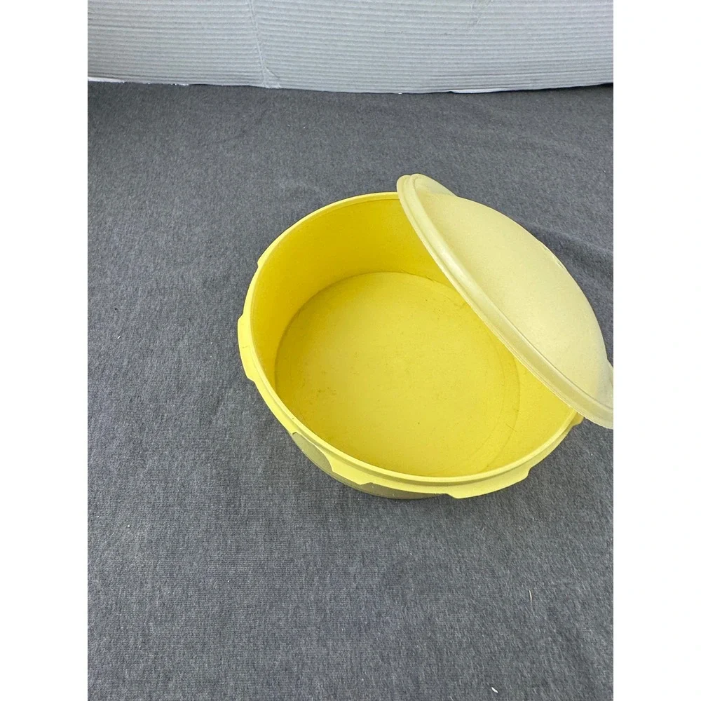 Vintage‎ Tupperware Yellow Servalier Bowl with Lid 1204-8 Retro Kitchen Storage